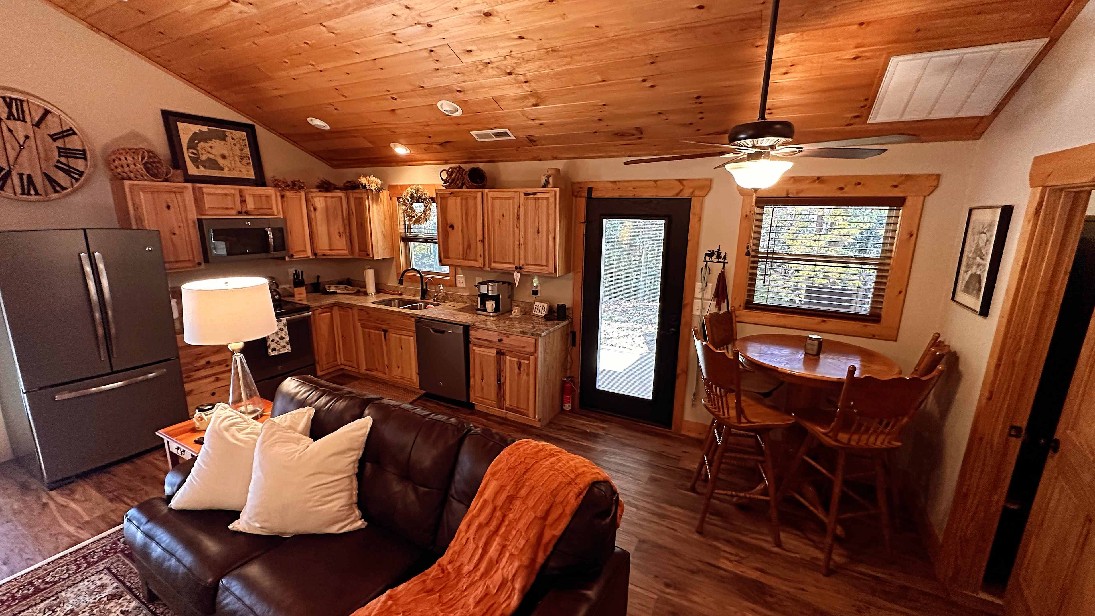 Twinn Peaks Cabin