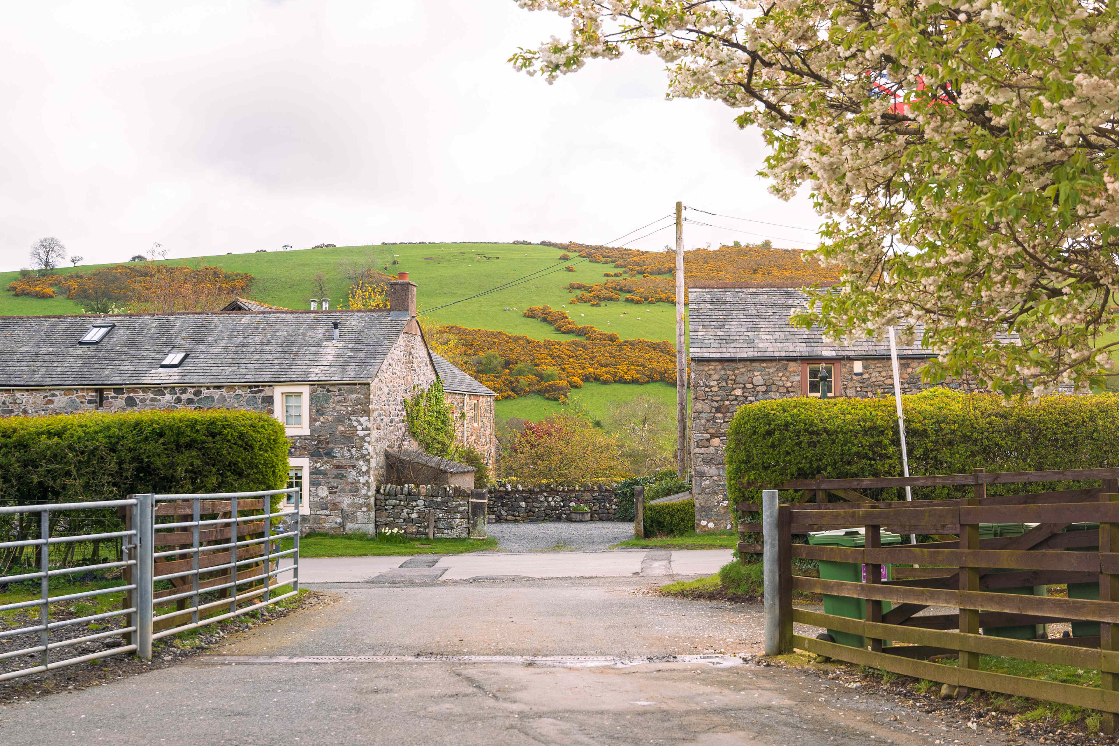 Farm houses and surrounding countryside at entrance