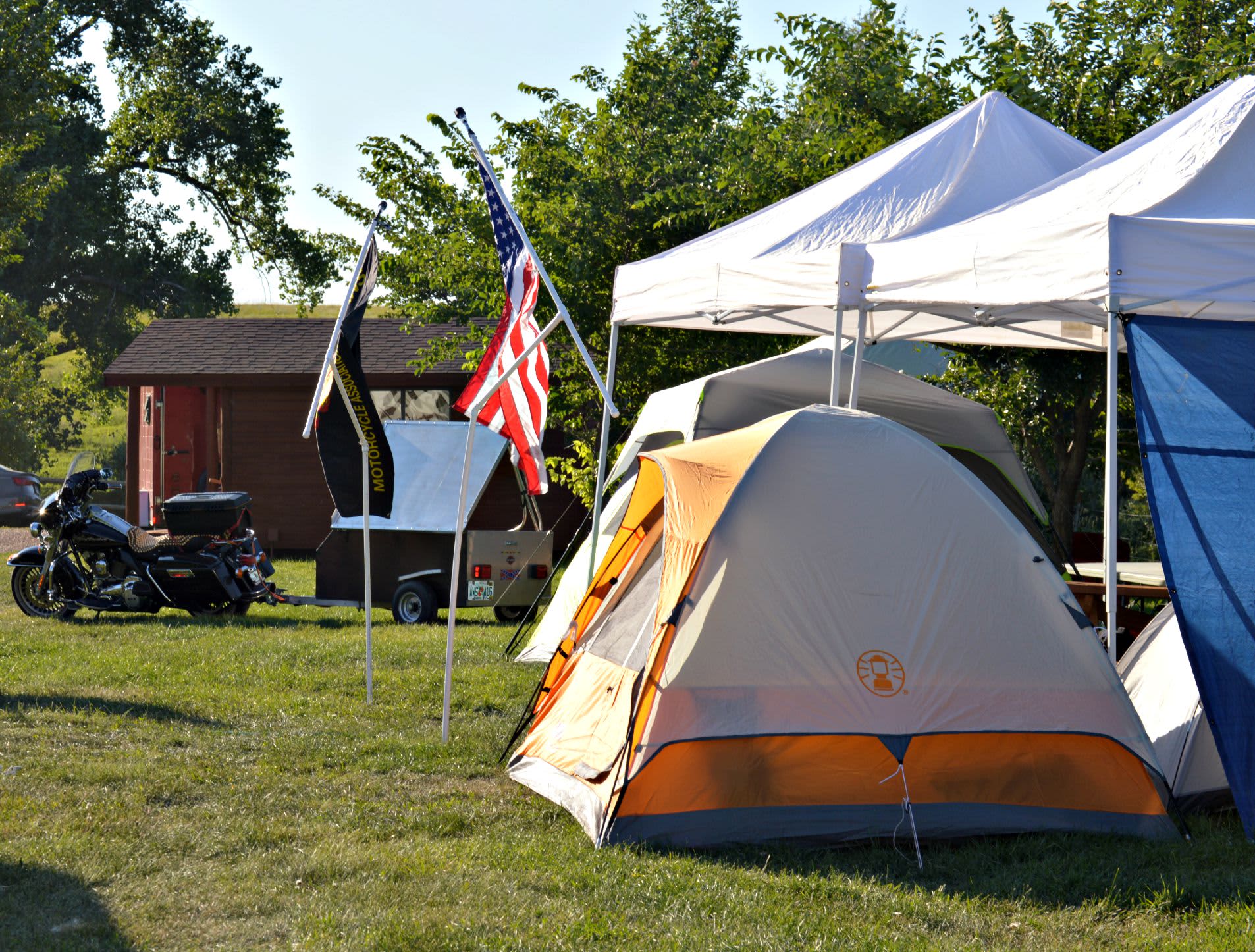 No Name City Luxury Cabins & RV