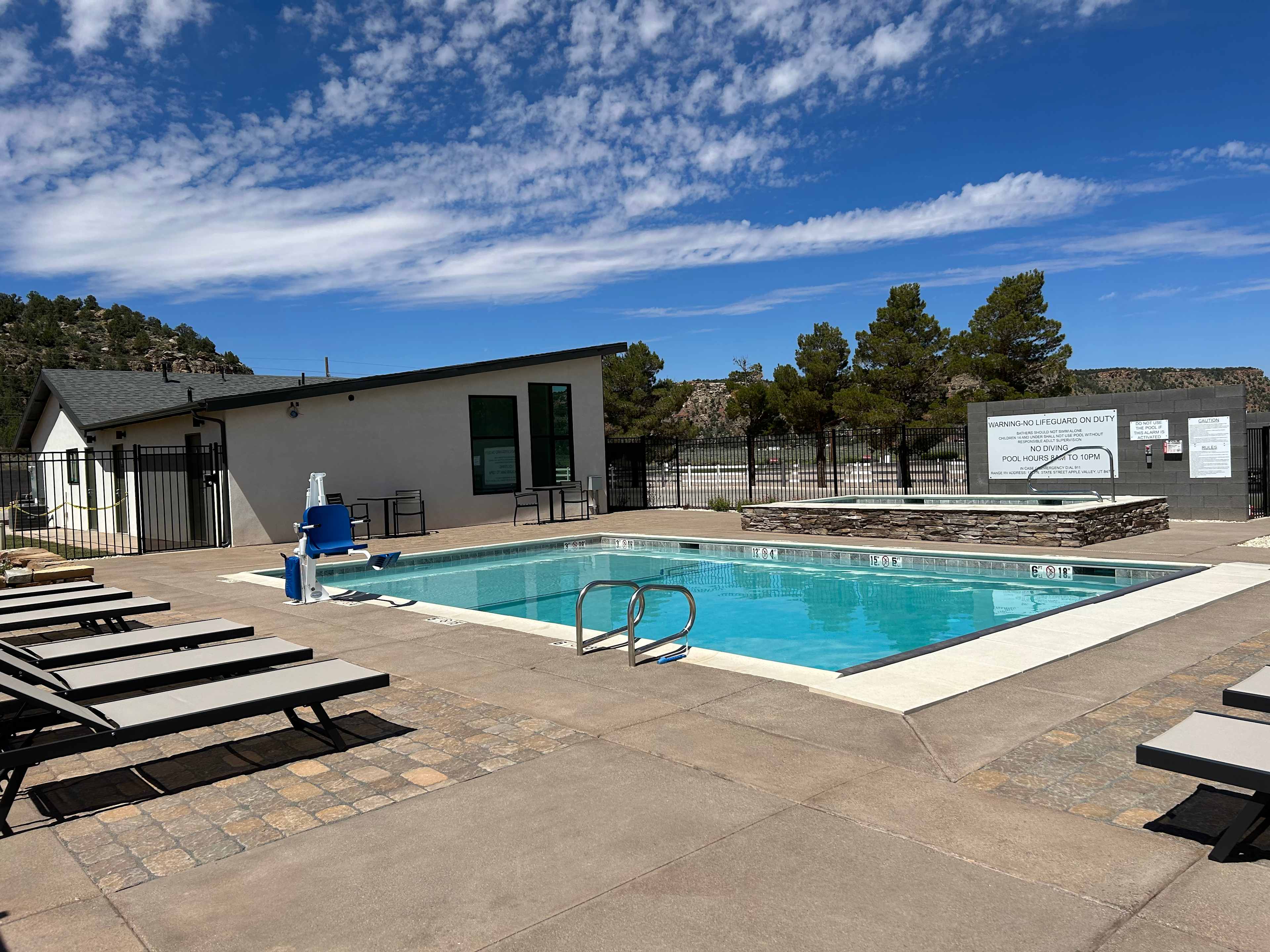Unique 2 Bedroom on back of Zions