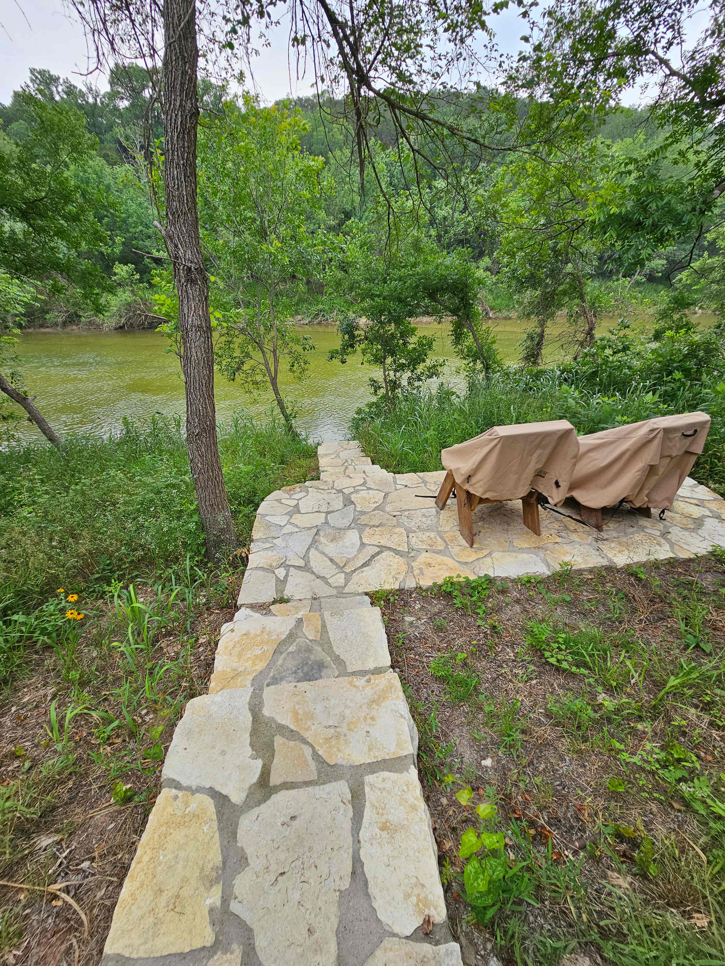 Pecans on the Paluxy - River Views