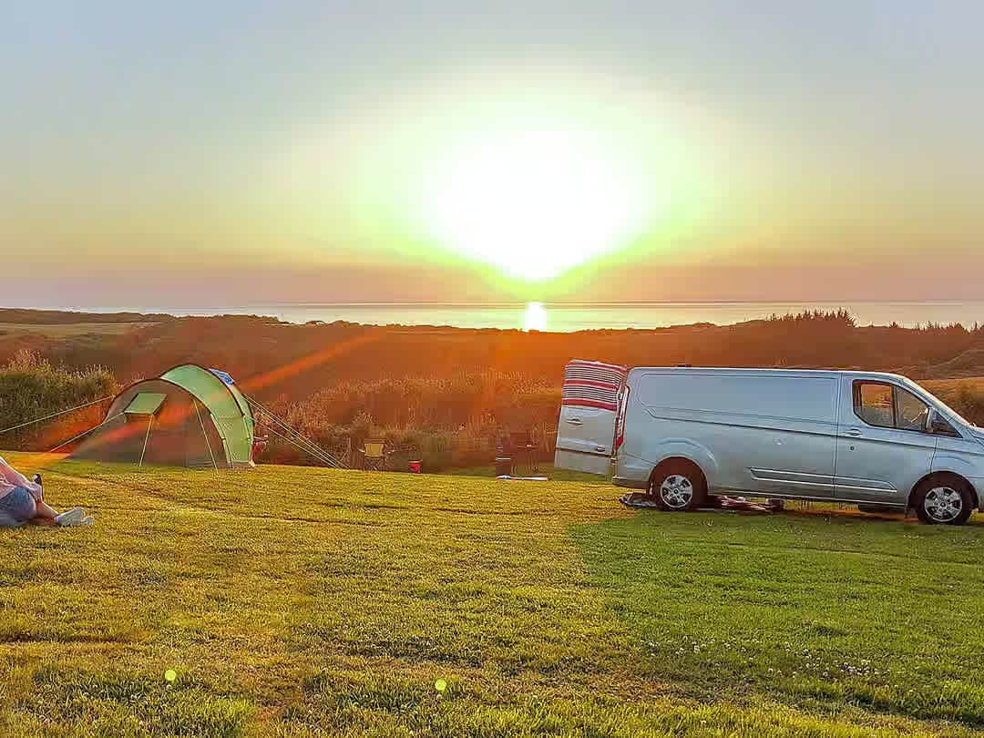 LEE MEADOW FARM CAMPING