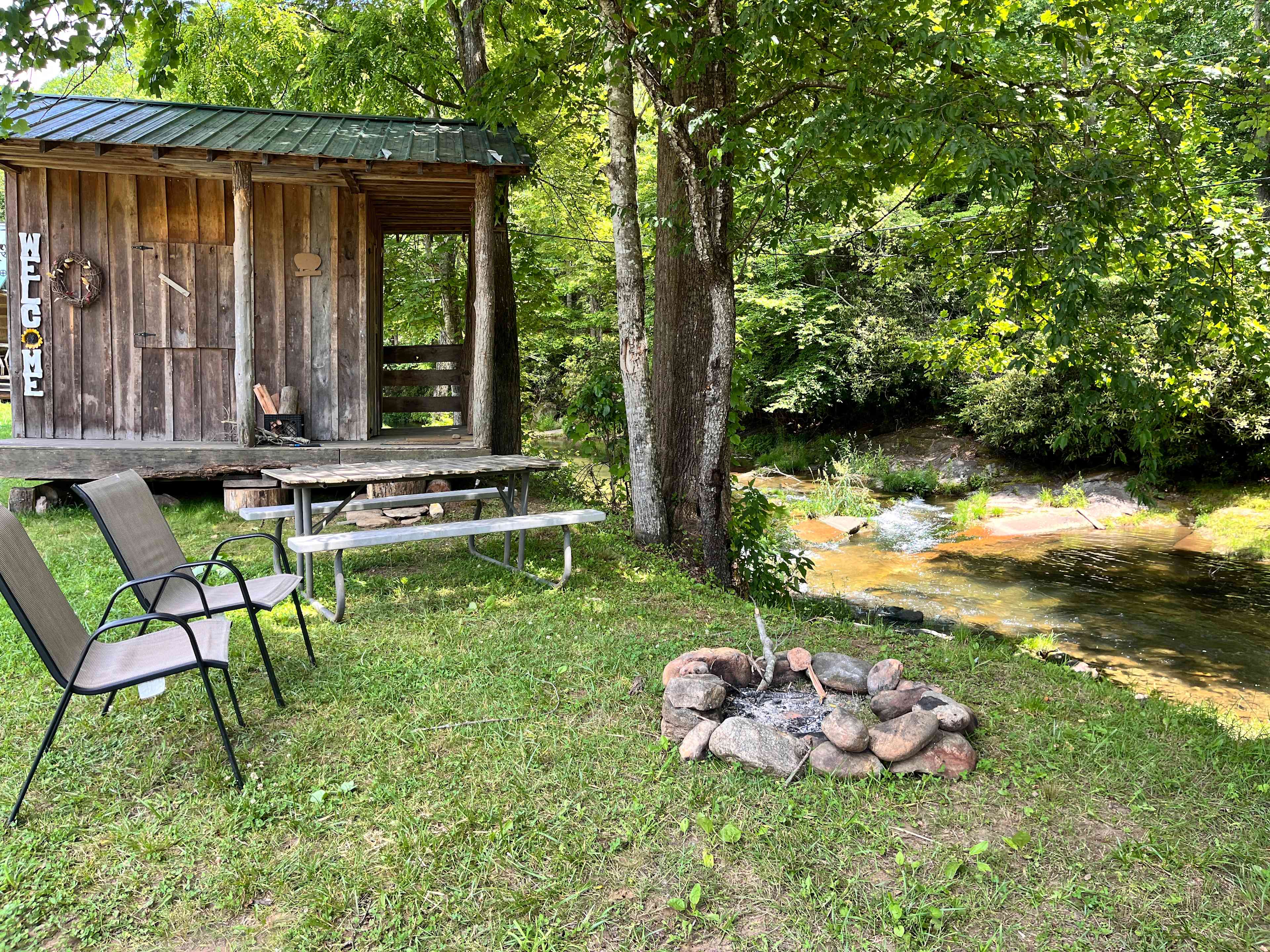 At the Ridge Camp-Riverside Escapes