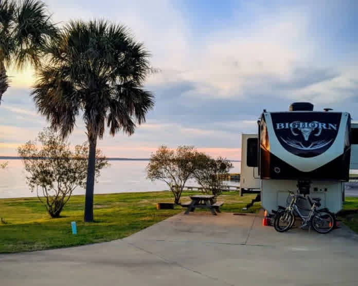 On The Lake RV and Cabin Resort