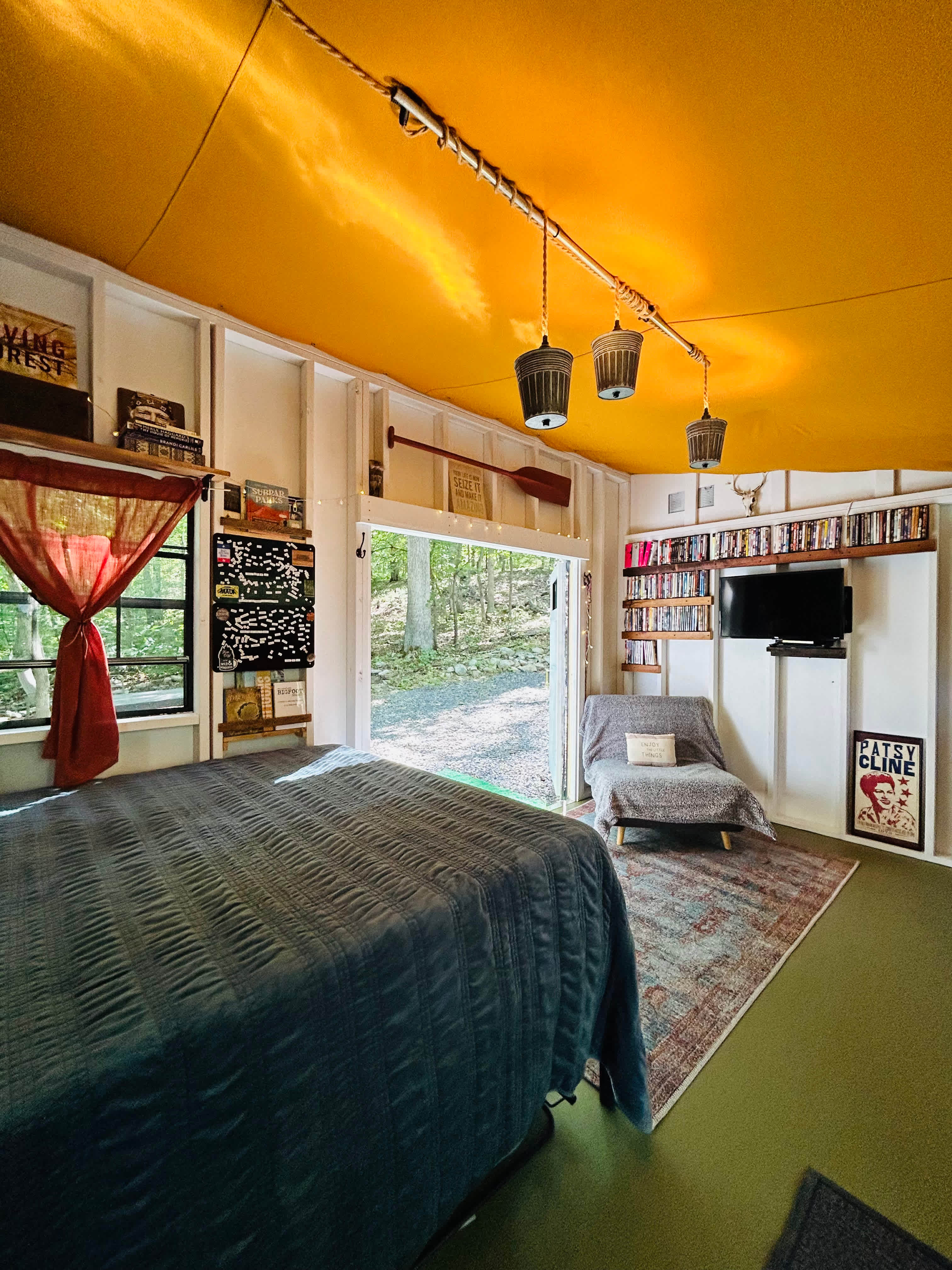 The Byrd's Nest on the River