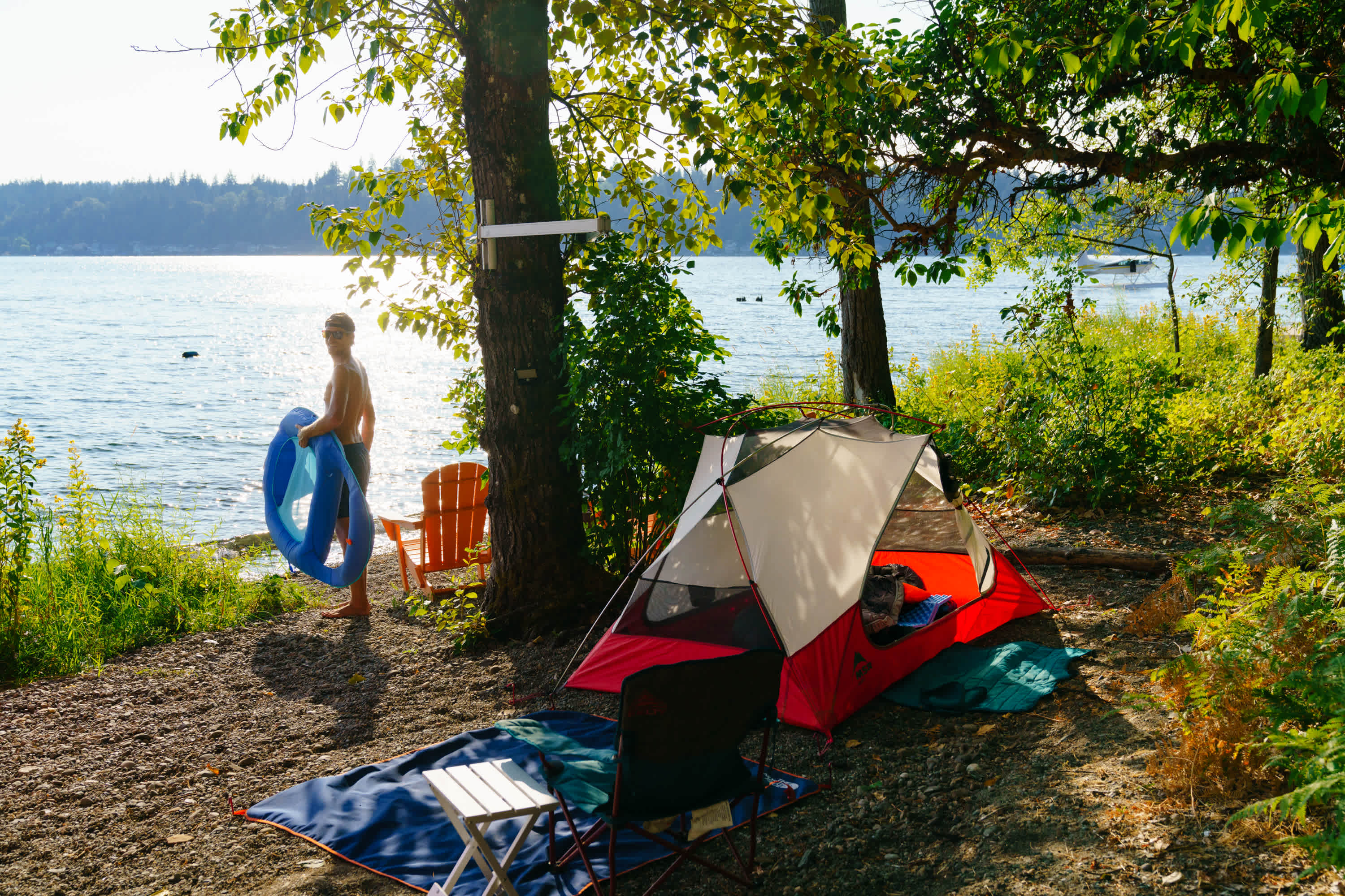 Pretty much an ideal day and night one could spend camping by a lake!