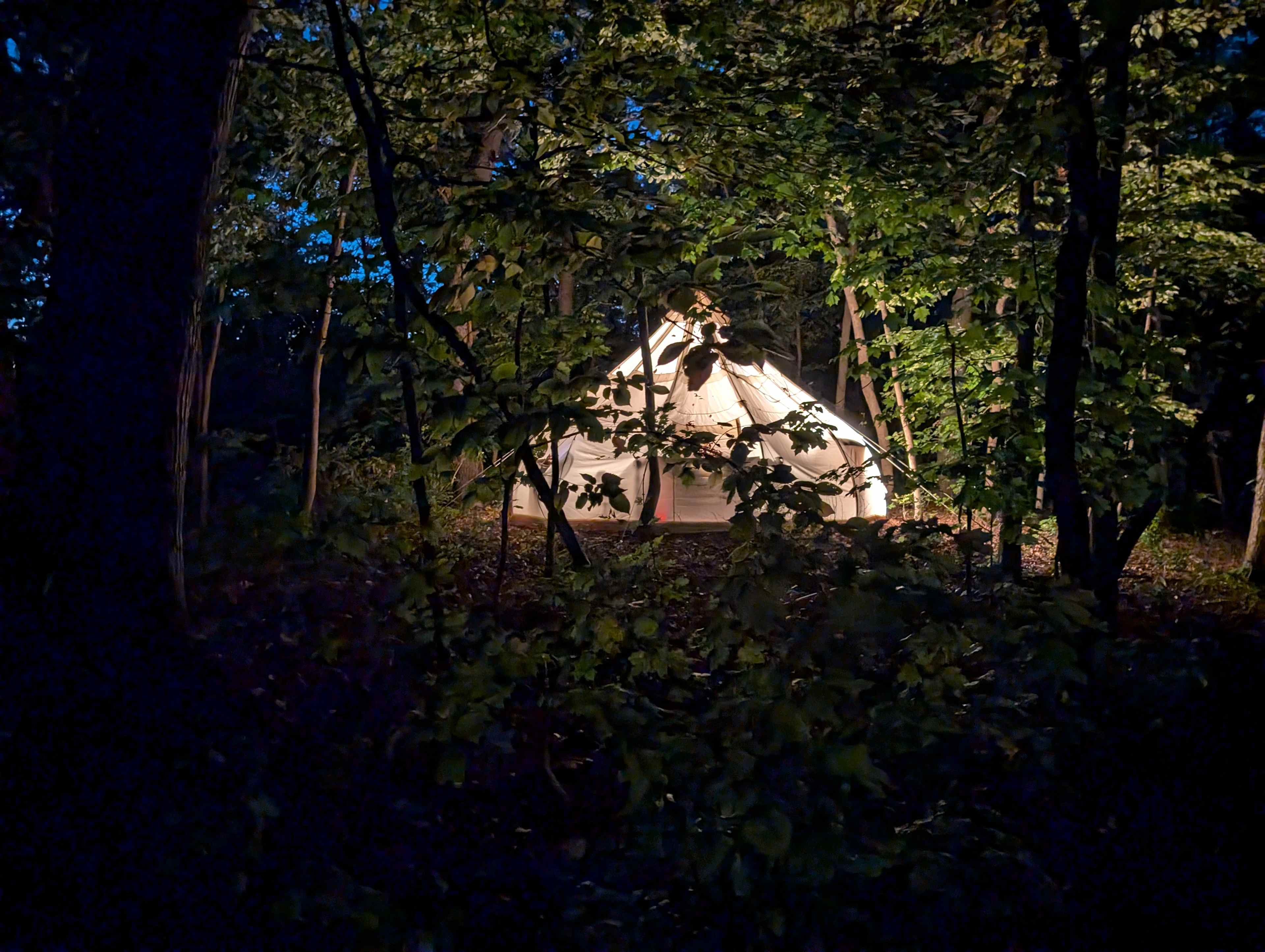 Heated Tents & Cabin: Farm Animals