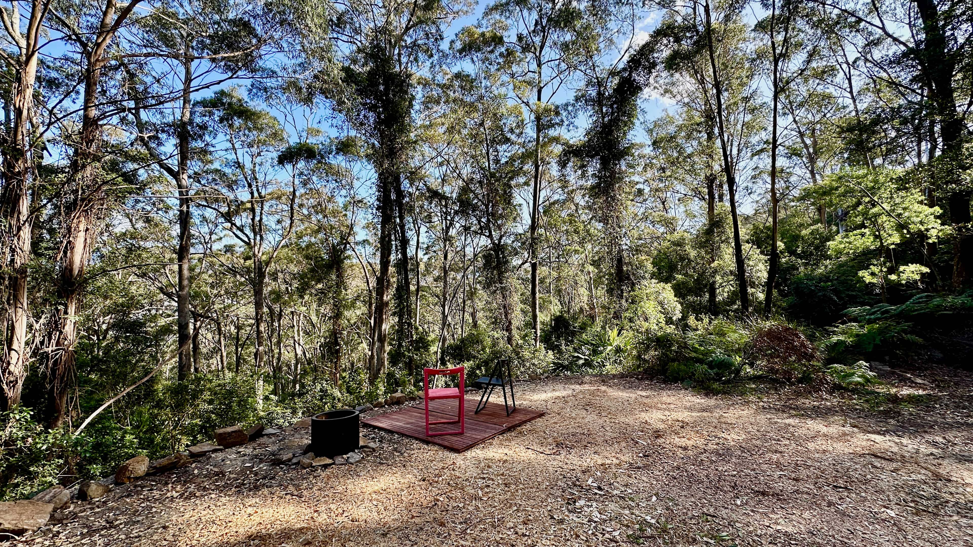 Very large site for cars, tents people and pets. View out to southern part of the escarpment. Very well protected, shaded and cool.