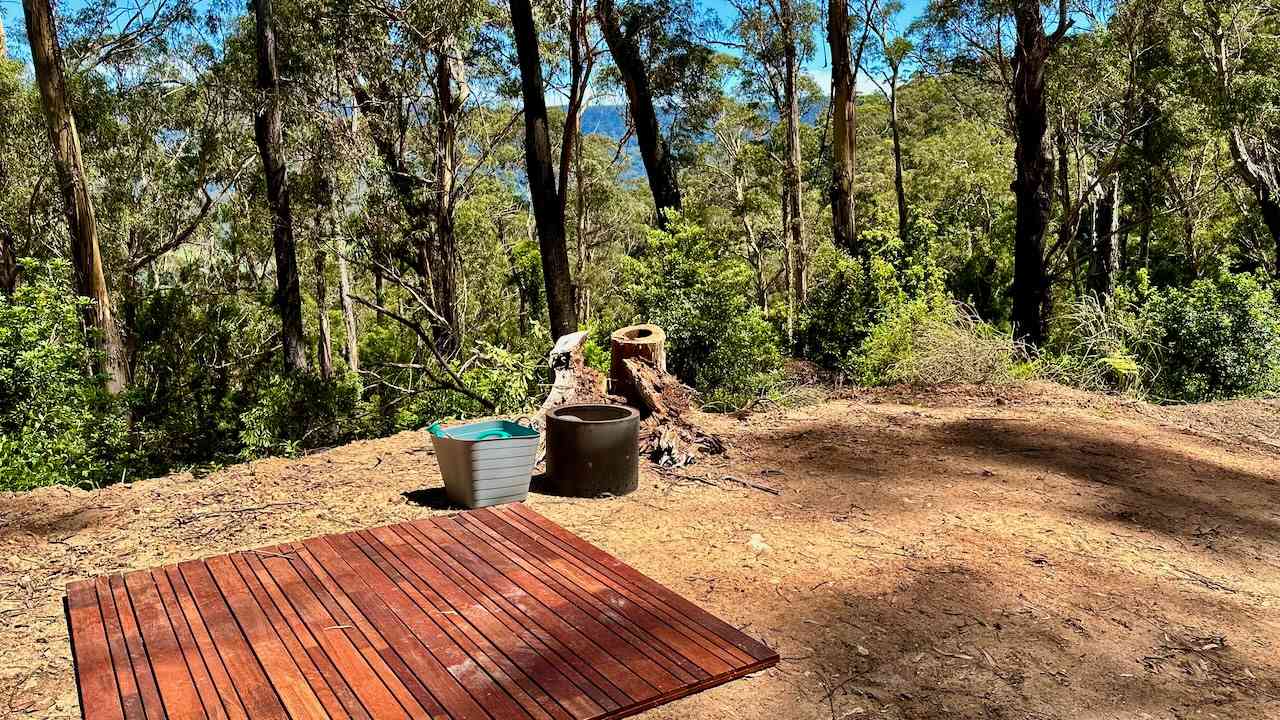180 degree escarpment views and a lovely place to sit and watch the fire