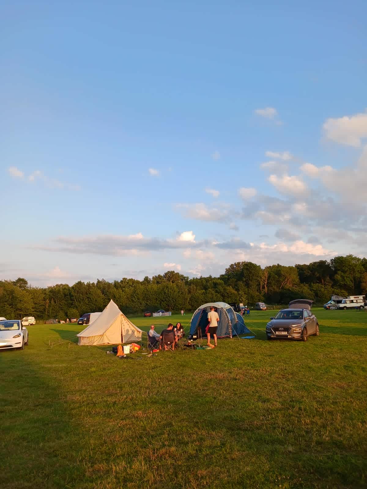 Pick your own pitch on our 7 acre campsite