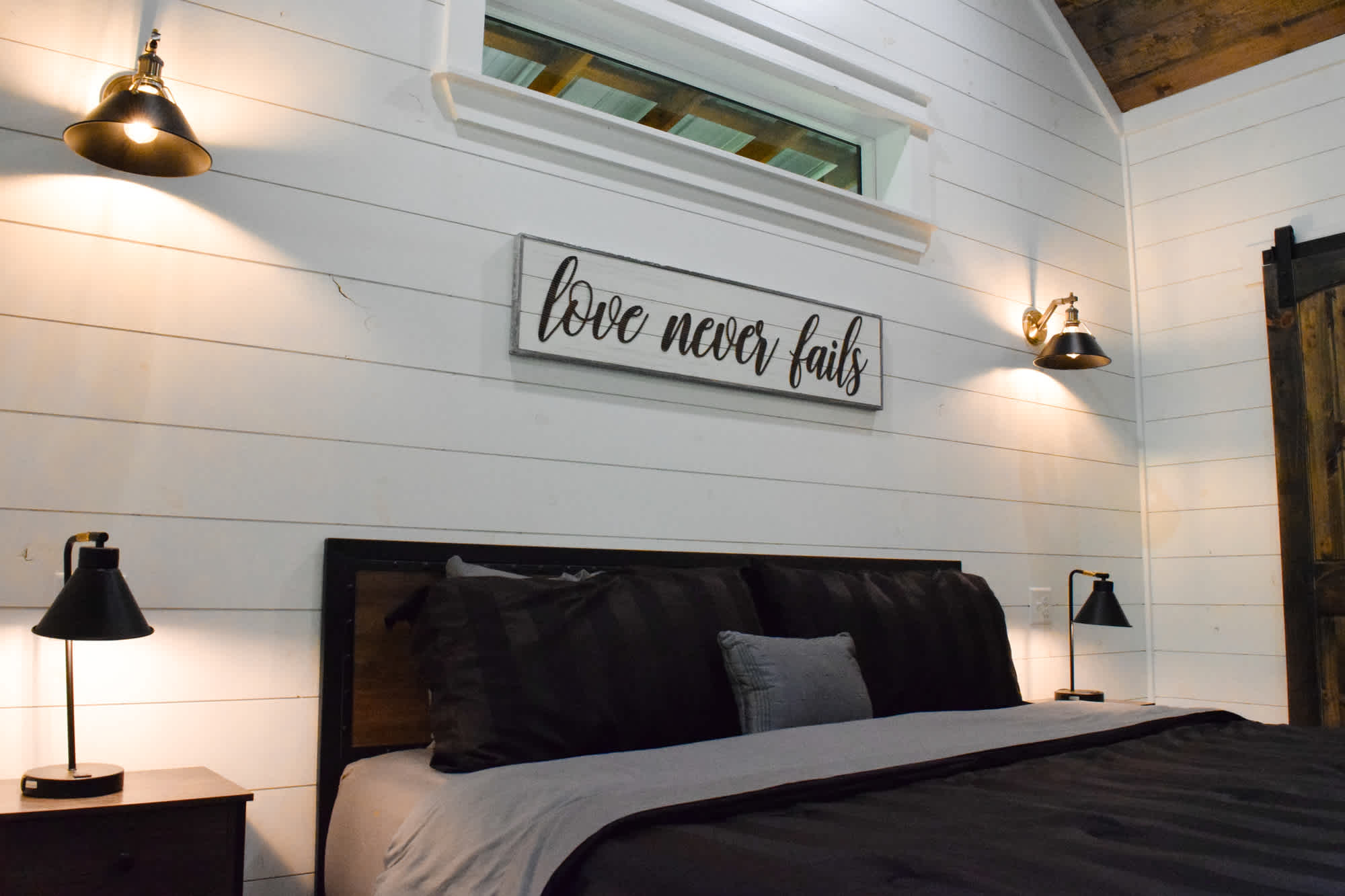 Cozy Creek Cabin