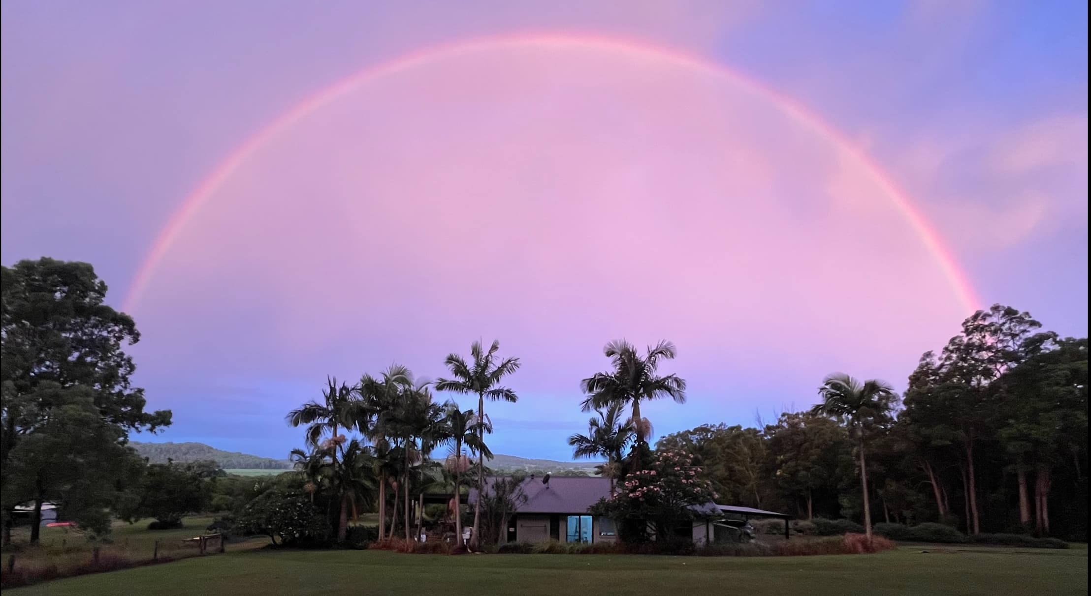 This is a real rainbow! 