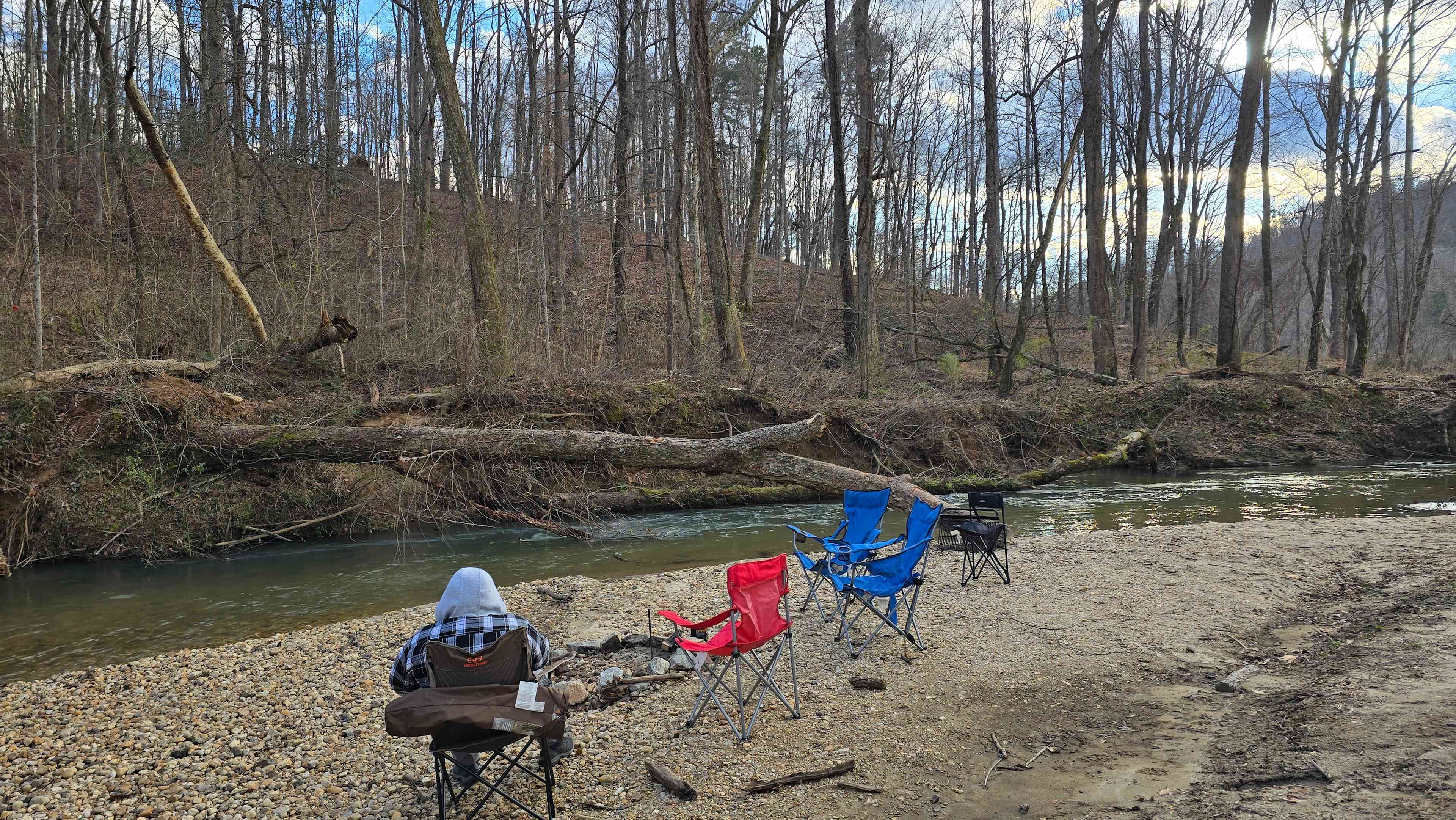 Broken Oak Riverside Getaway