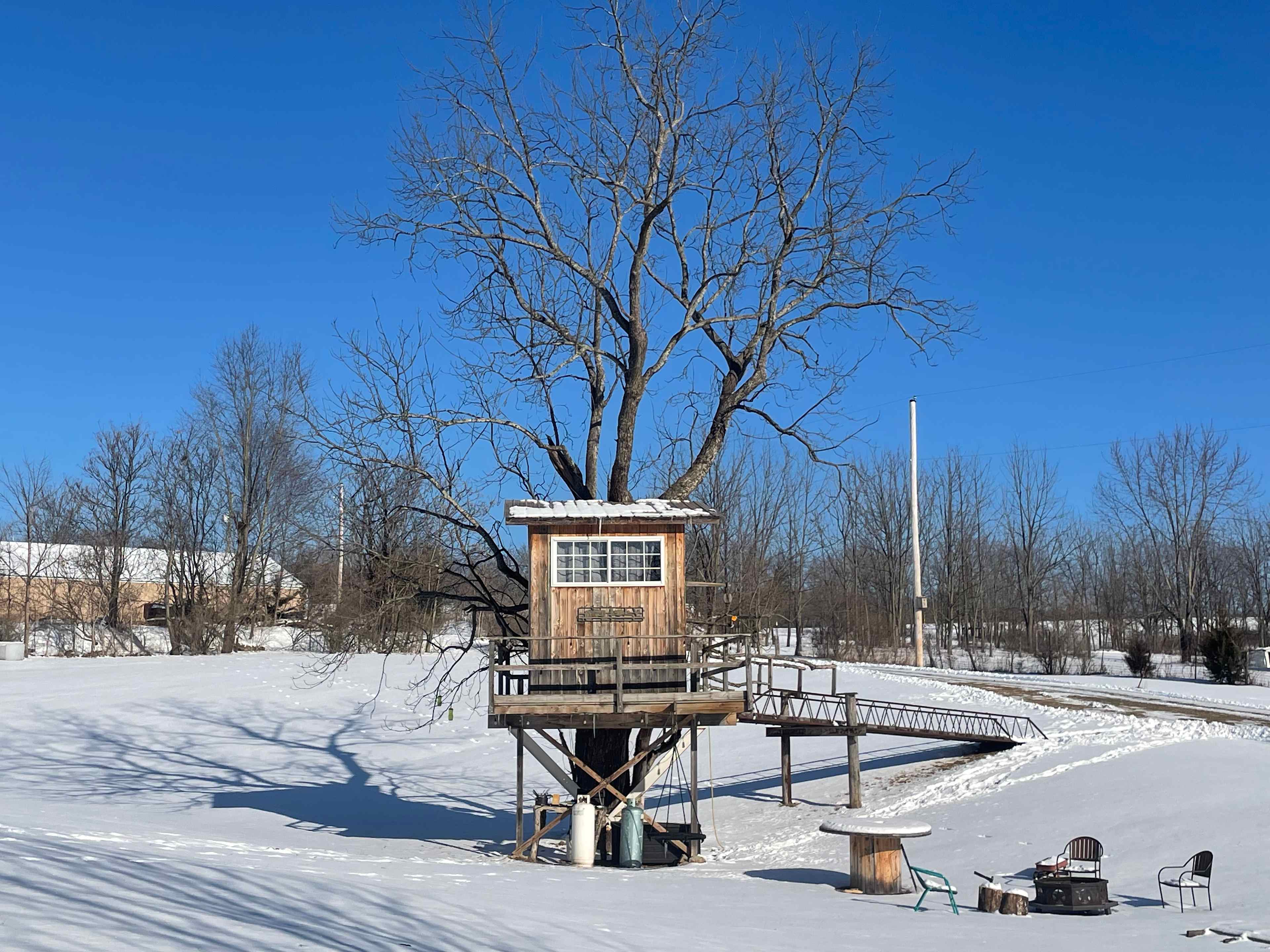 Treehouse is cozy even when it’s way below freezing! Come enjoy!!