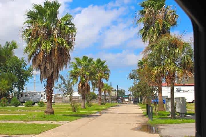 Pelican RV Park New Orleans