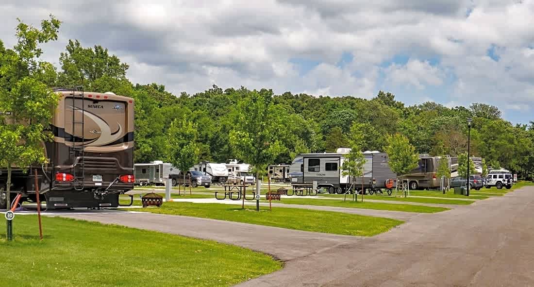 Hog Valley RV & Treehouse Resort