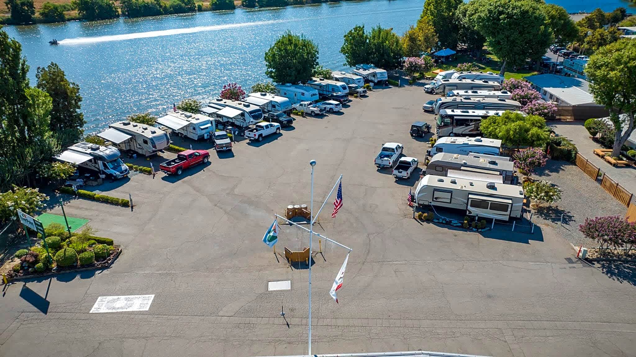 RiverPoint Landing Marina Resort