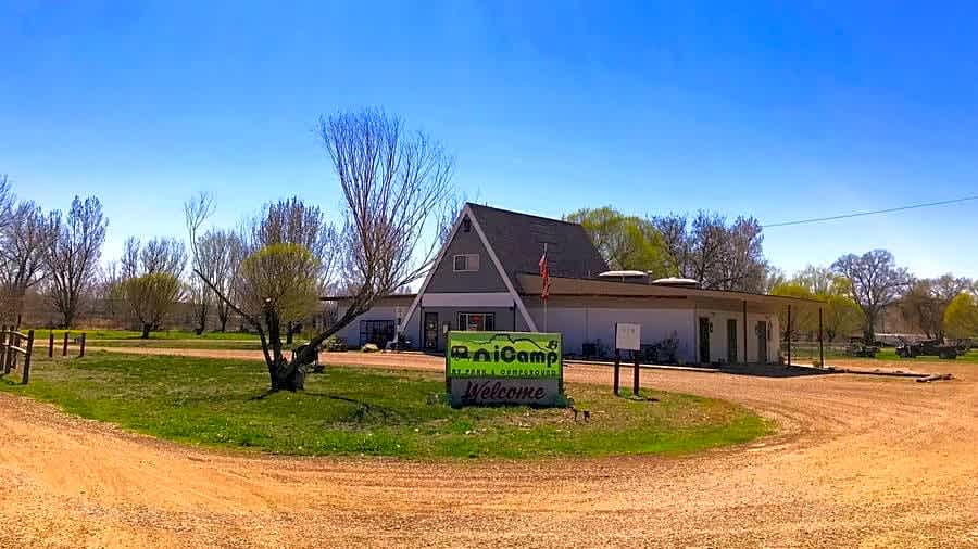 iCamp Green River