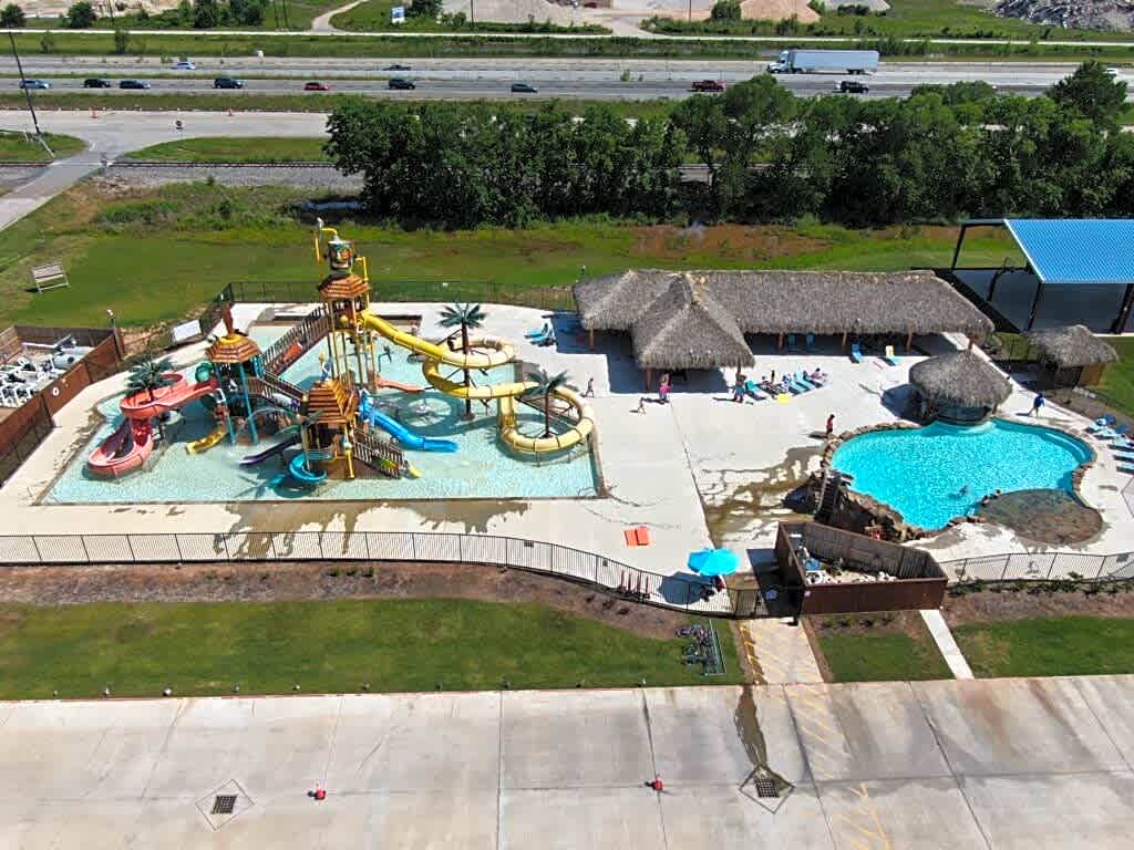 Summer Breeze RV Resort - Brookshire