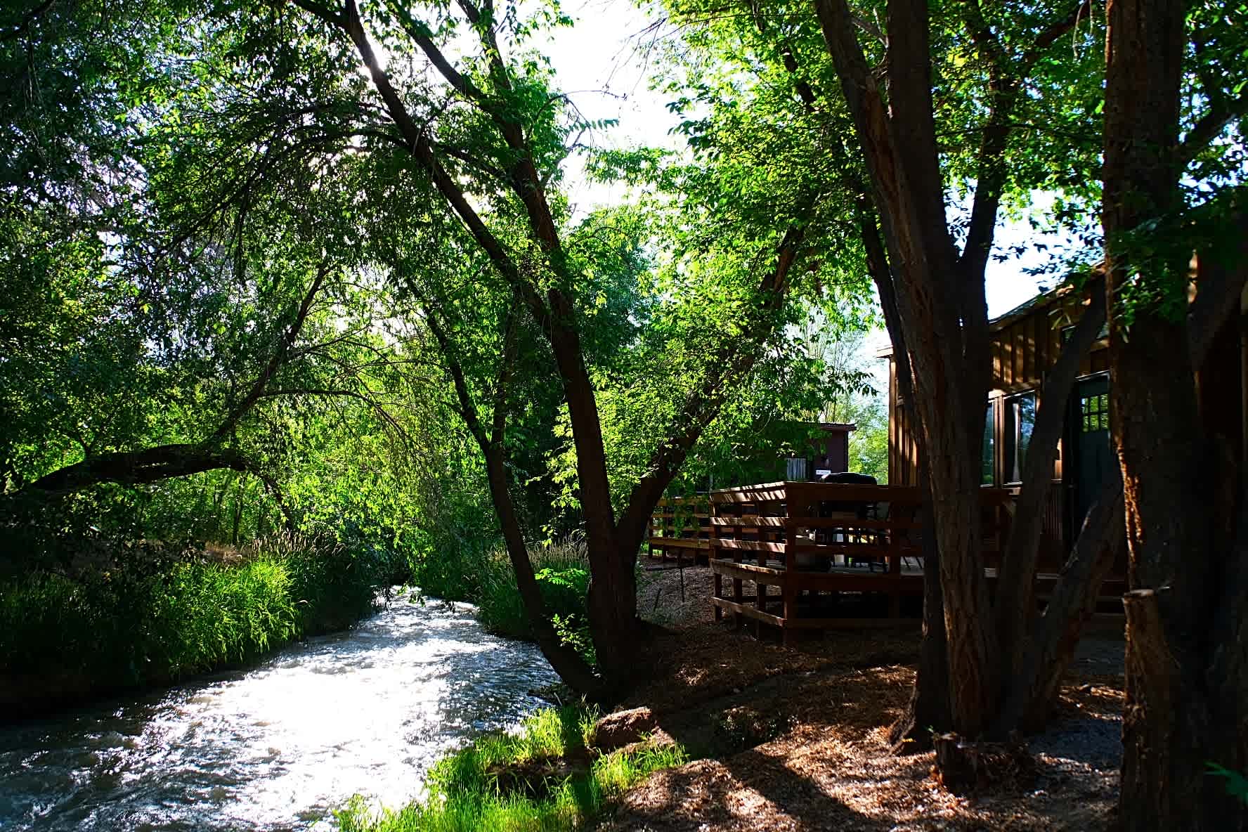 Cedar Creek Lodging & RV Park