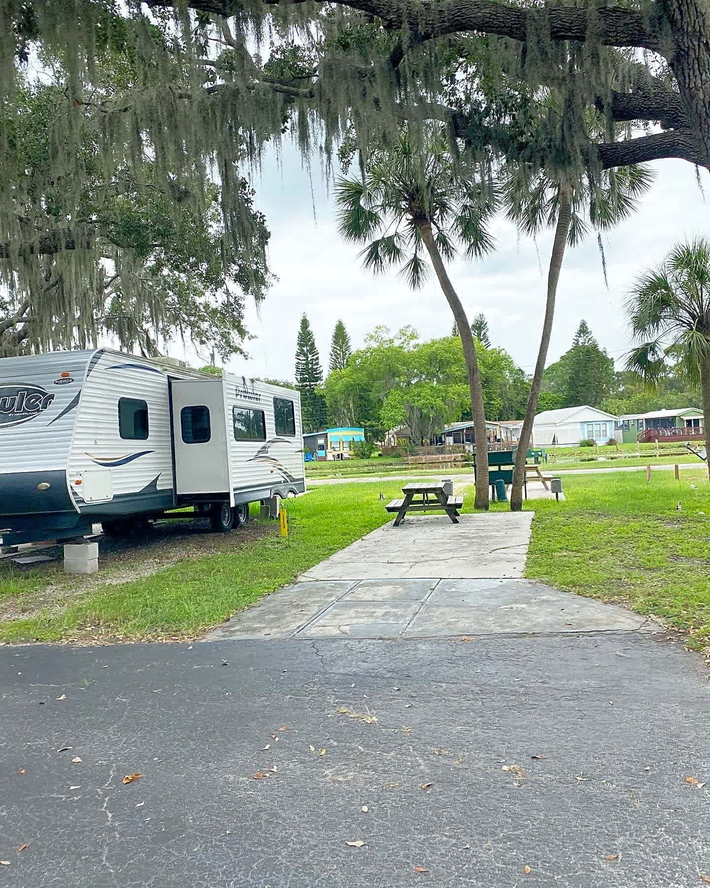 River Oaks RV Resort
