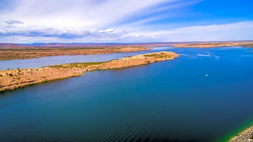 Lakeside Escape RV Resort