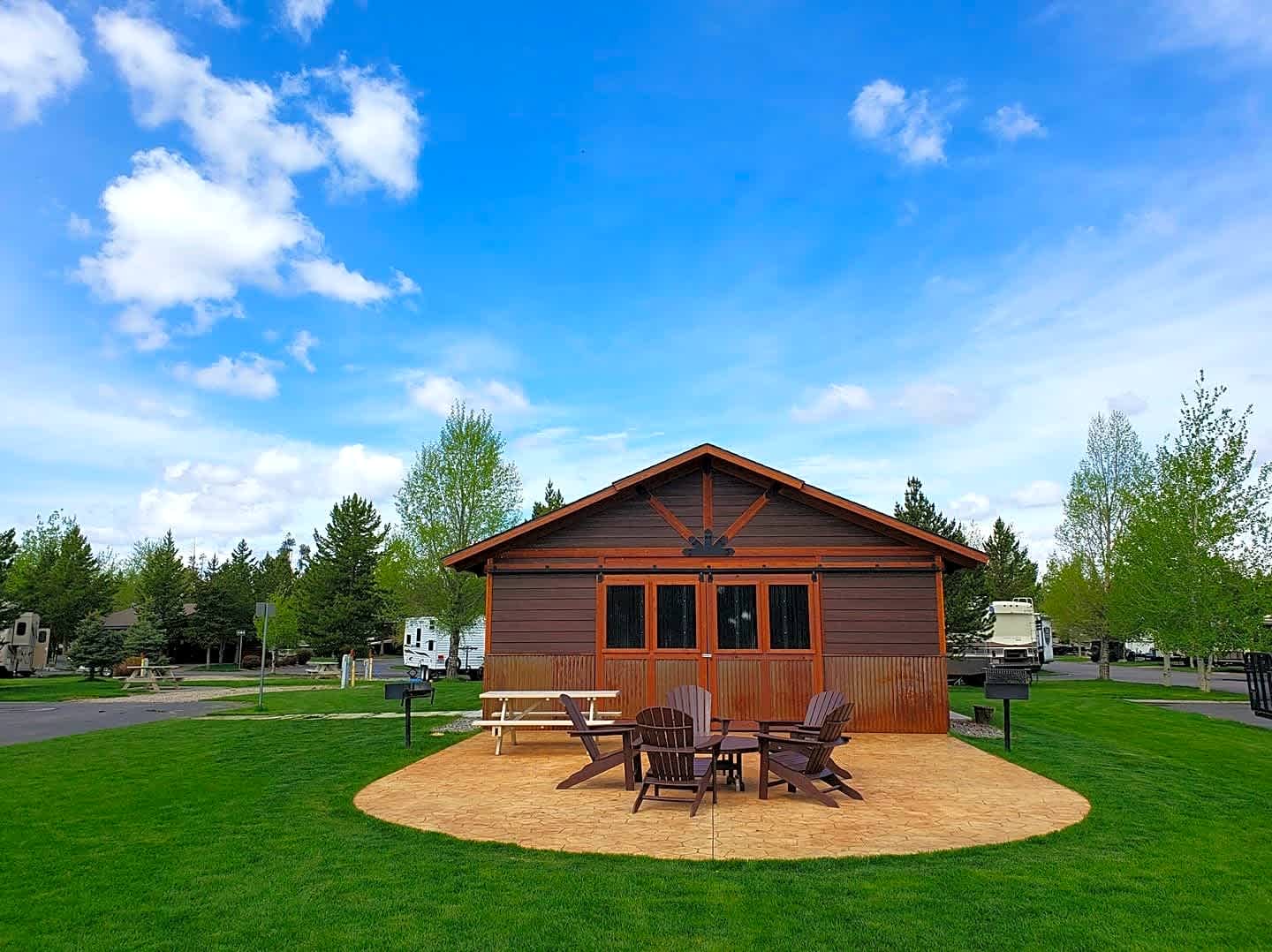 Yellowstone Grizzly RV Park and Cabins