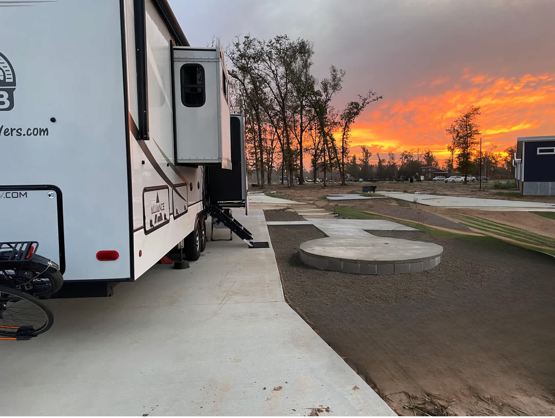 Lagoon Ranch Luxury RV and Cabin