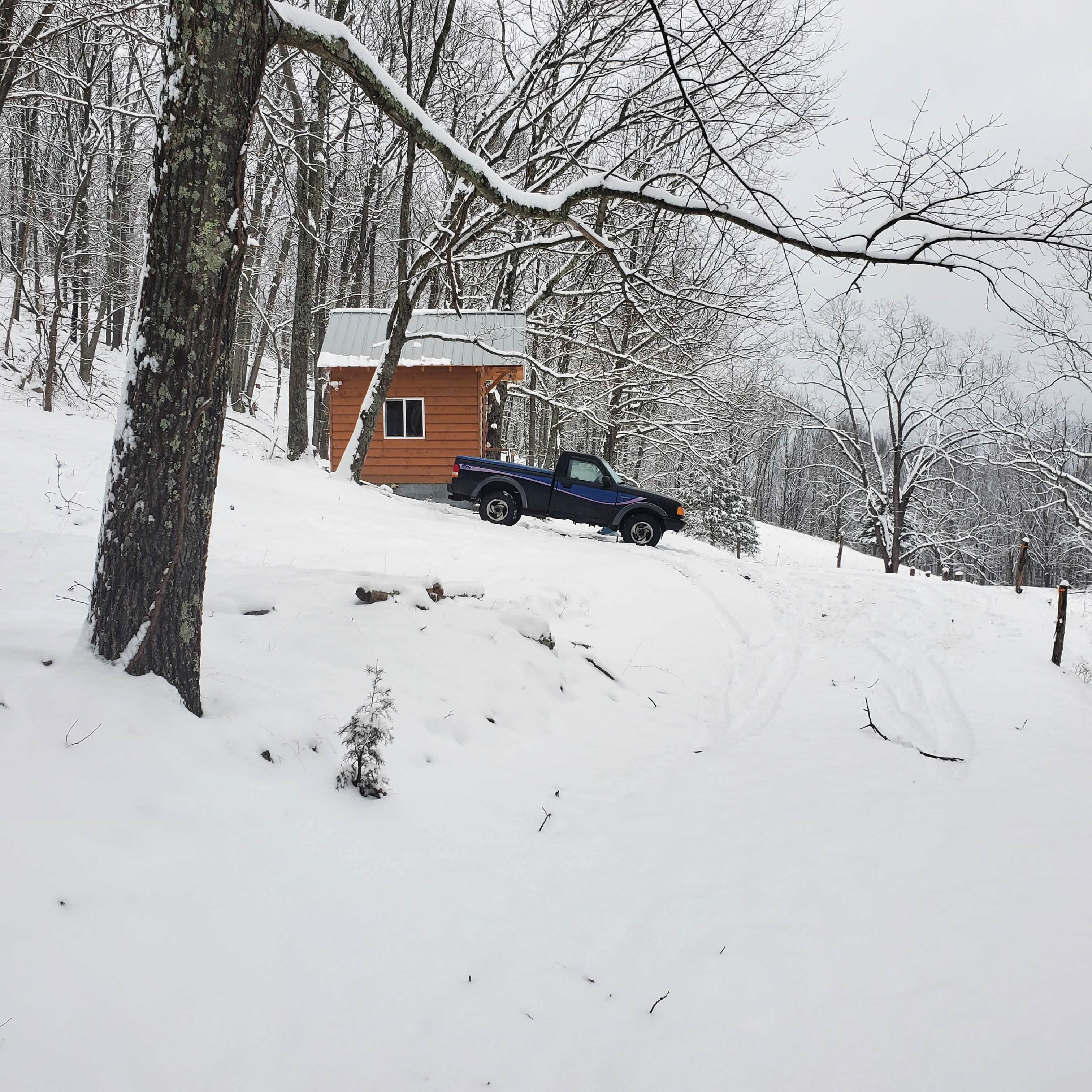 Rocky Hollow Paradise LLC