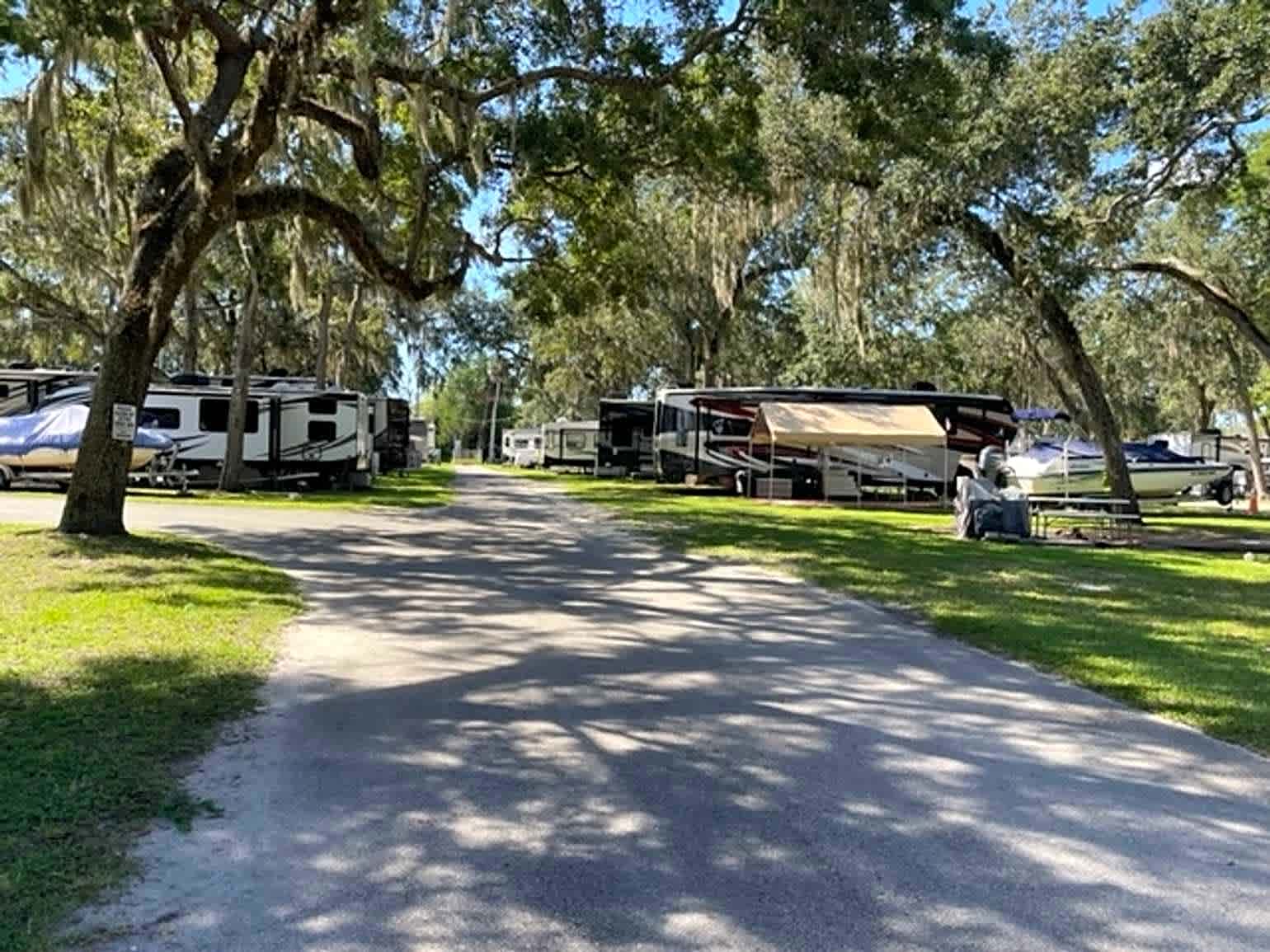 30/50 Amp Pull-Through RV Site