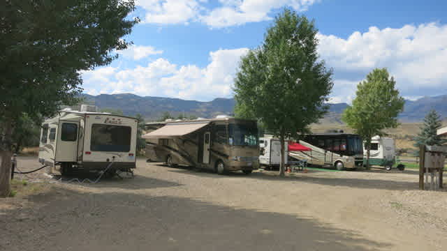 Green Creek Inn & RV Park
