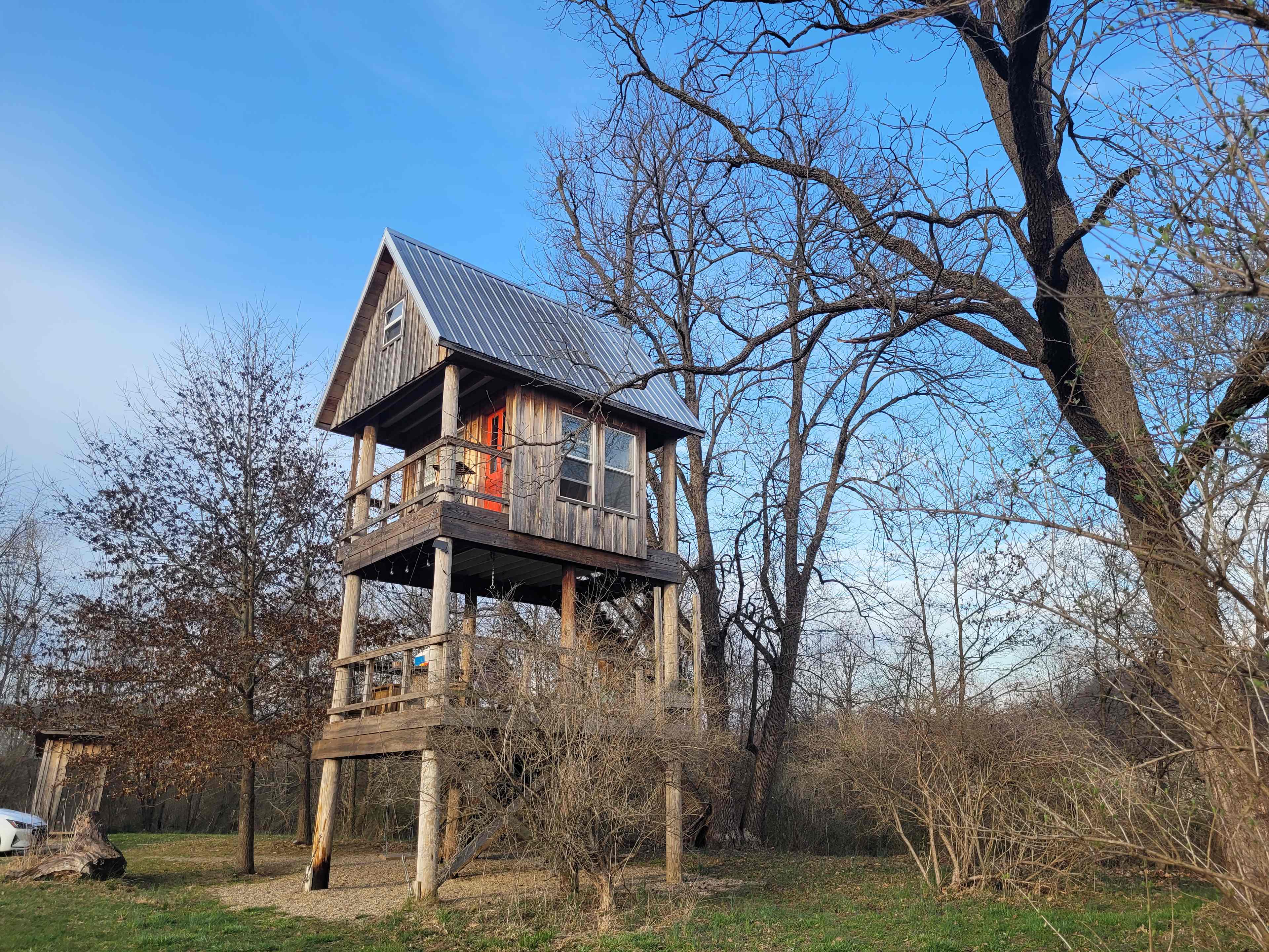 McKee Farm - Treehouses and Camping