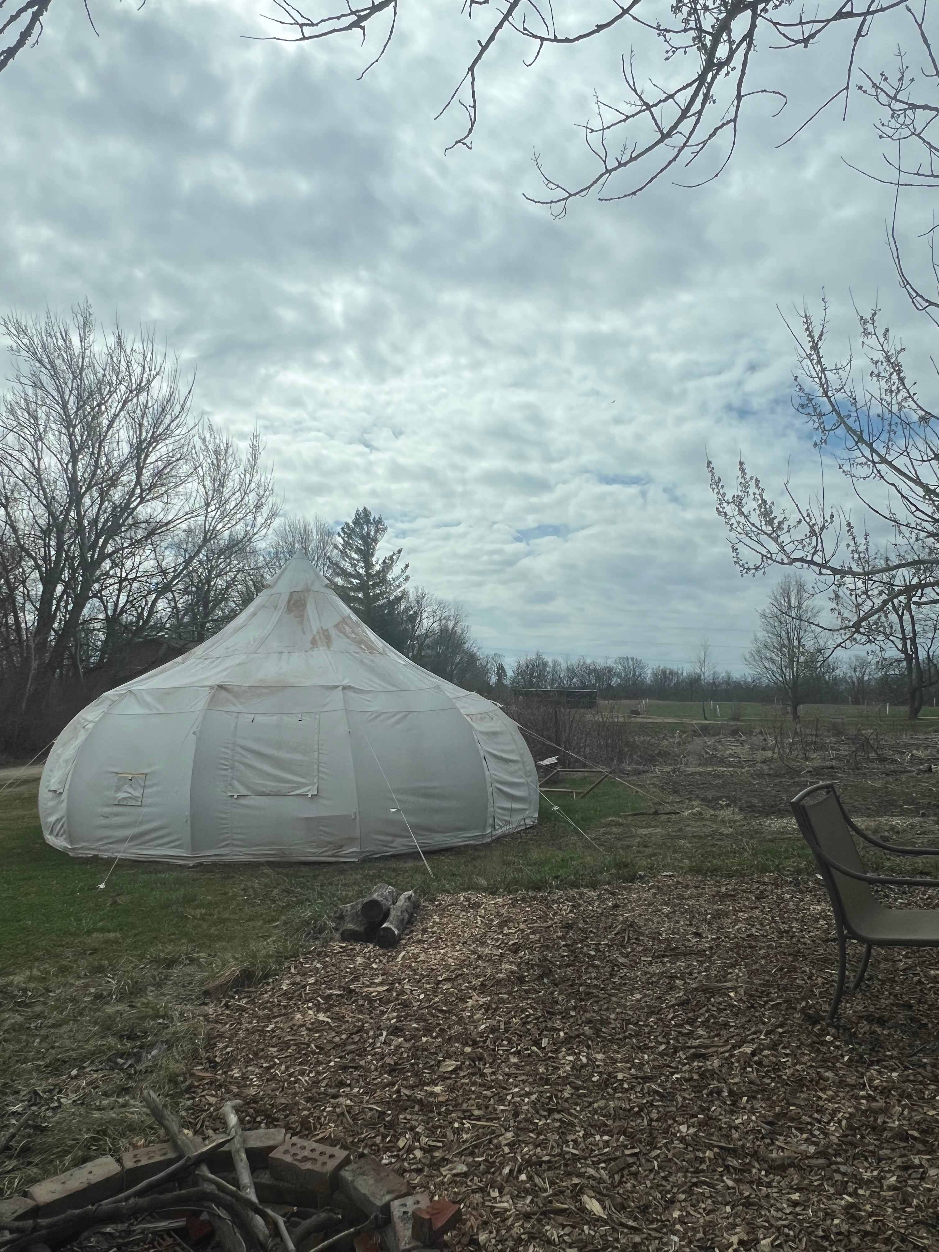 Heated Tents & Cabin: Farm Animals