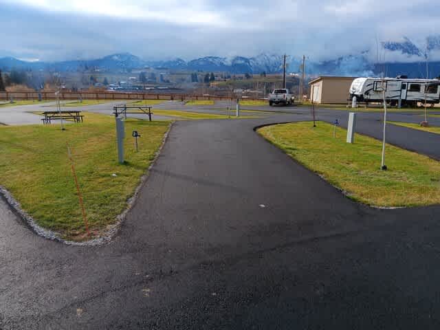 Four Lakes RV Park