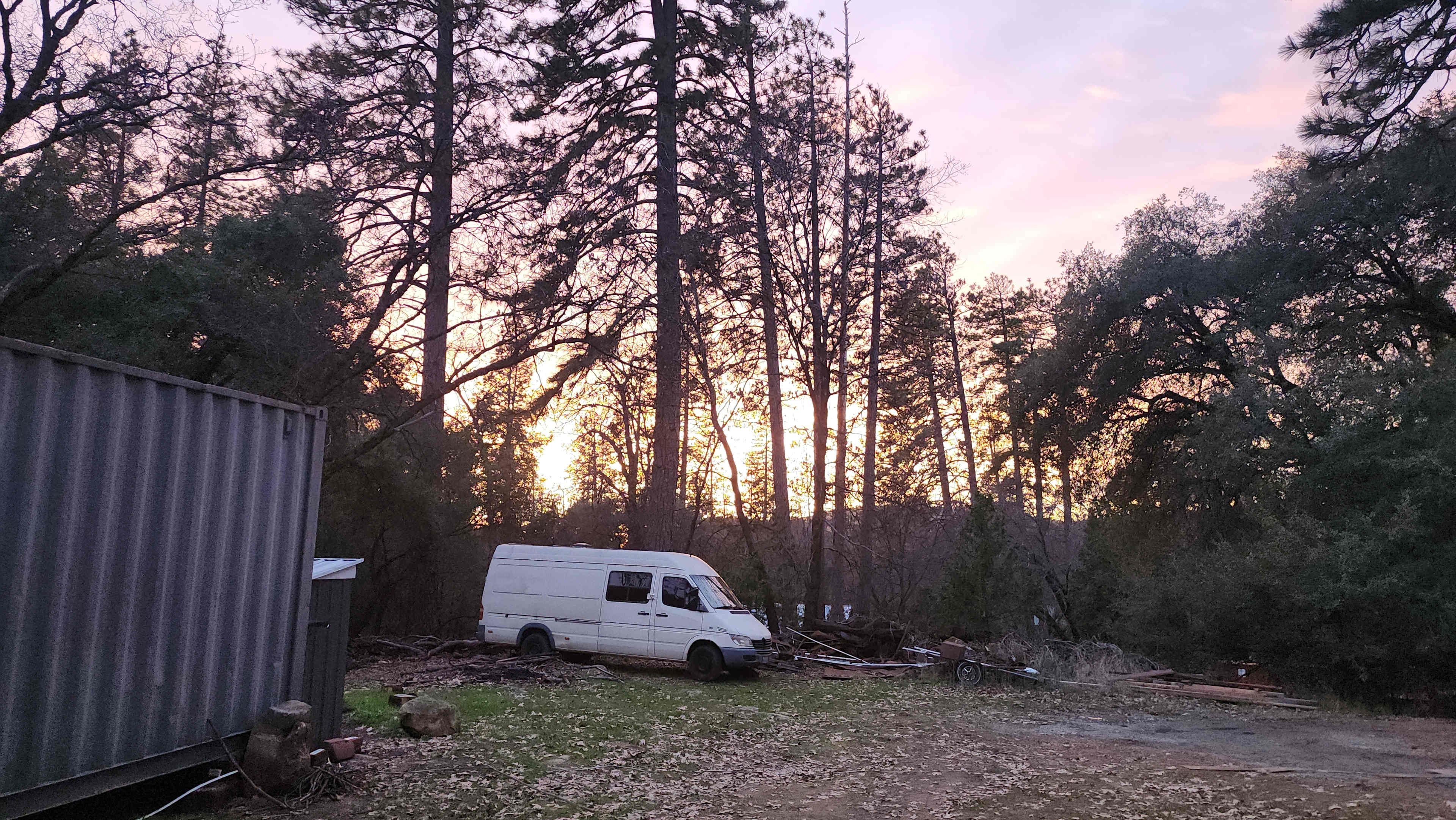 Hip van spot
