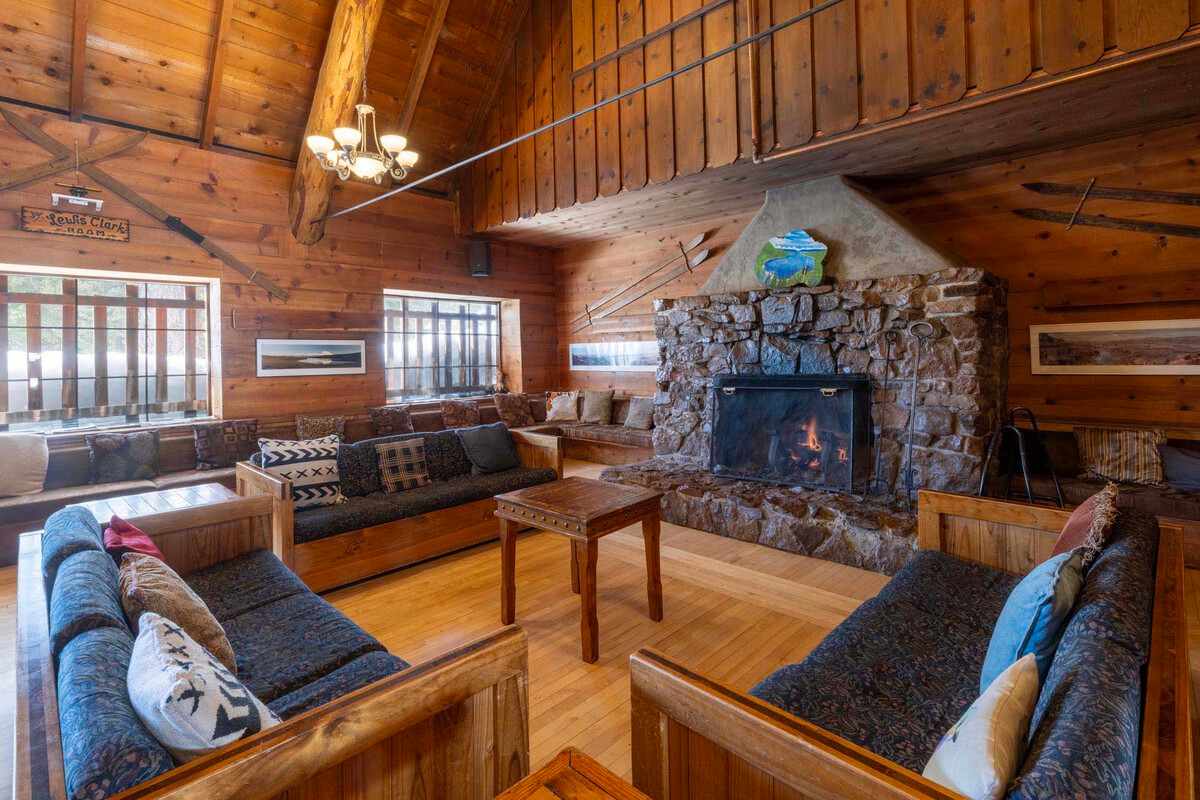 Clair Tappaan Lodge - Hutchinson Lodge
