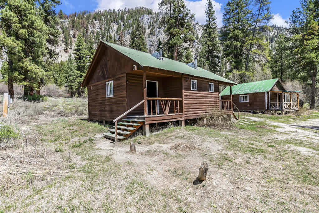 Sawtooth Lodge