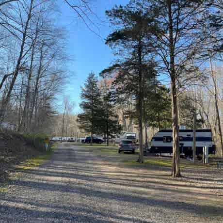 Wolf's Den Family Campground