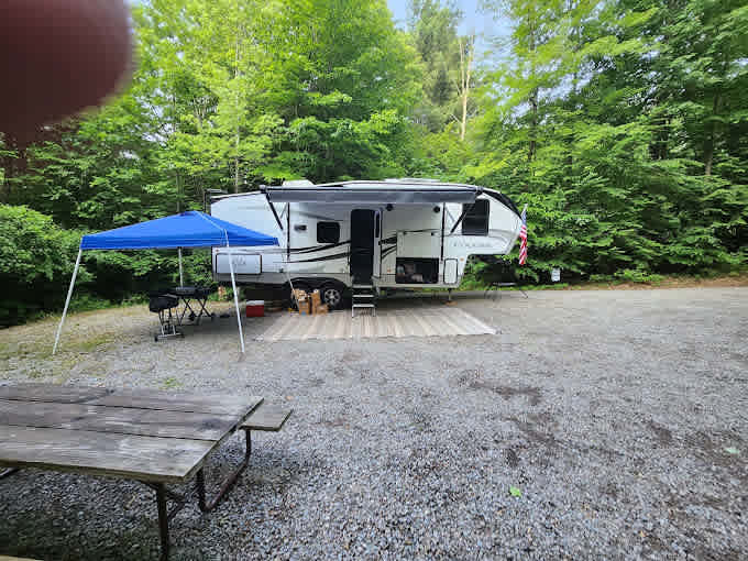 Moose Hillock Camping Resorts - NY