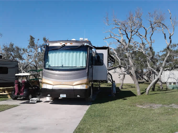Majestic Oaks Resort