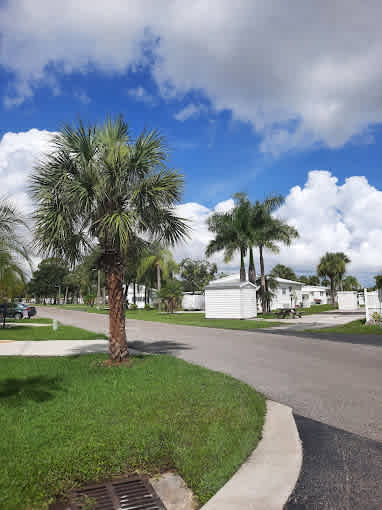 Sarasota Lakes RV Resort
