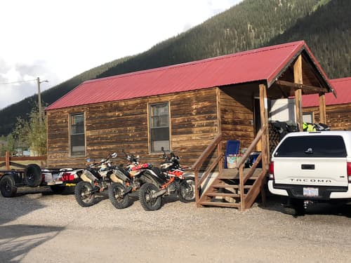 Red Mountain Motel and RV Park