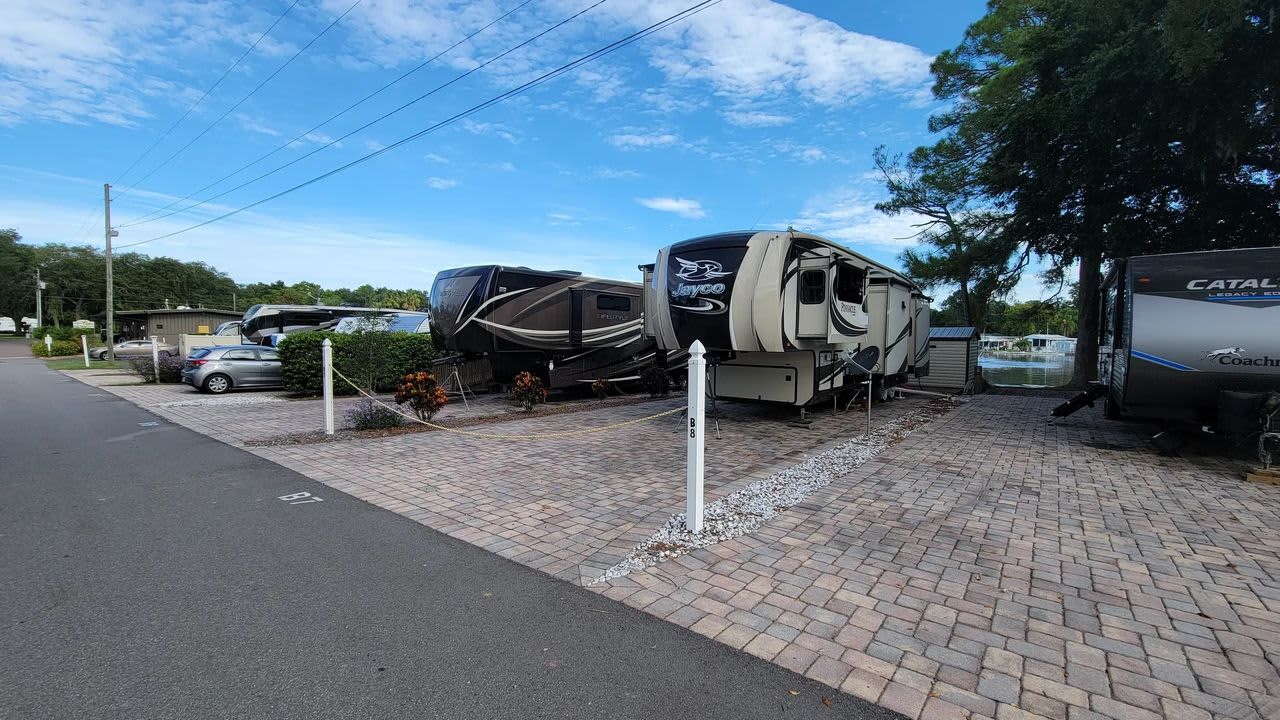 Bee's RV Resort