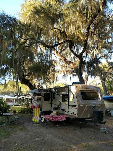 Lake Rousseau RV Resort