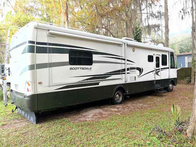 Lake Rousseau RV Resort