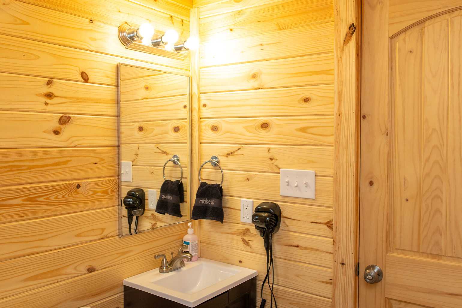 Cypress Cabin - Pet Friendly