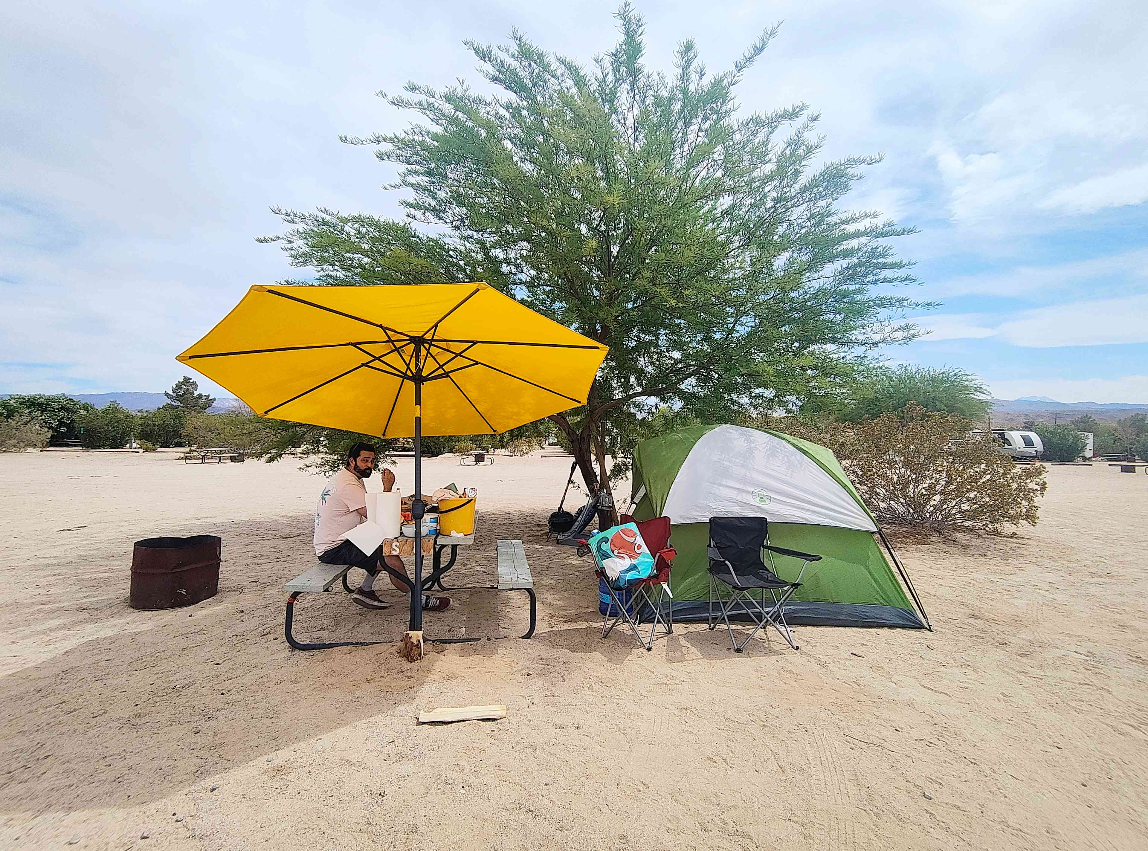 Quite, peaceful, how the land look like at the camp. 
