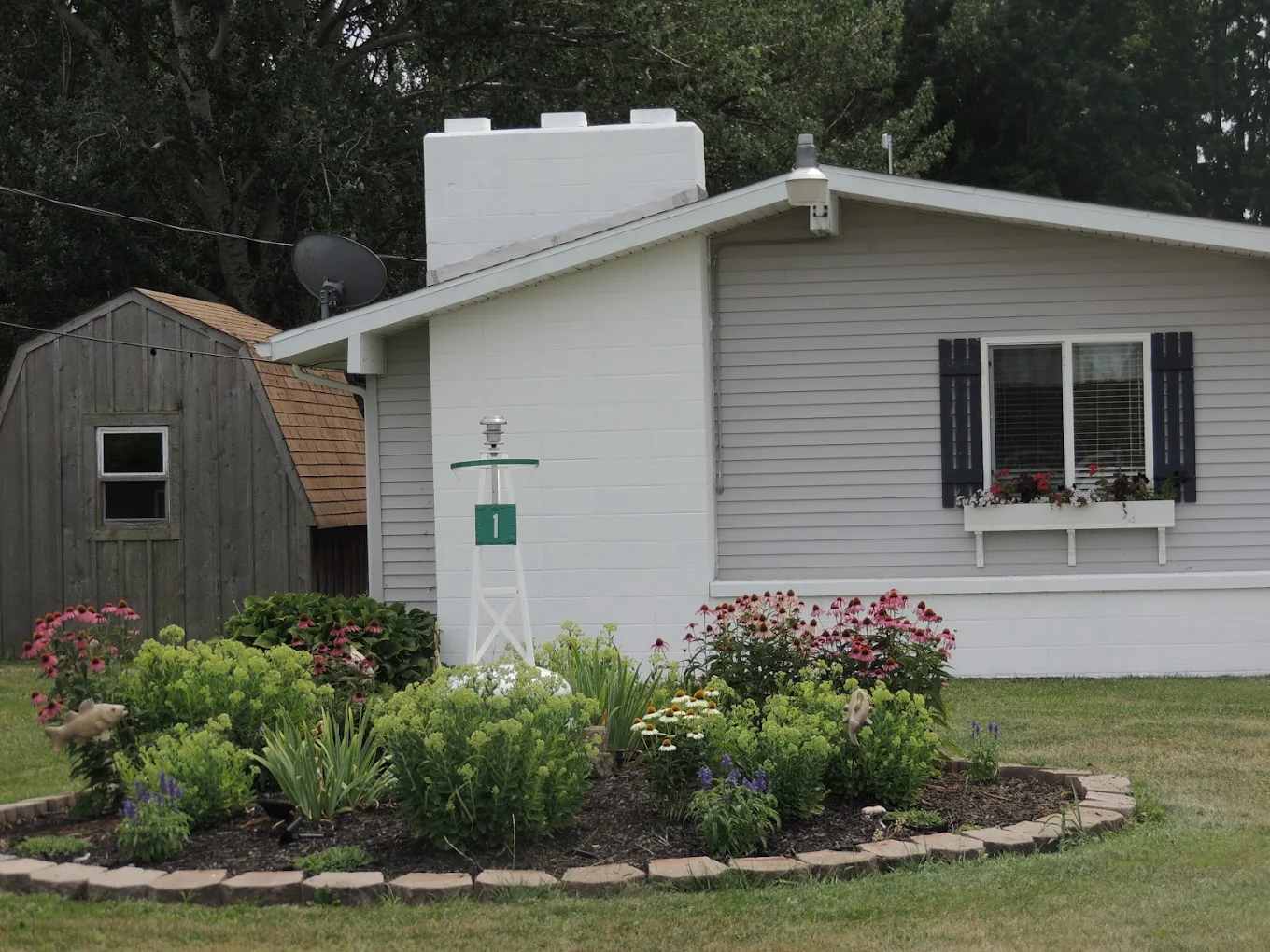 White Caps Motel and RV Park