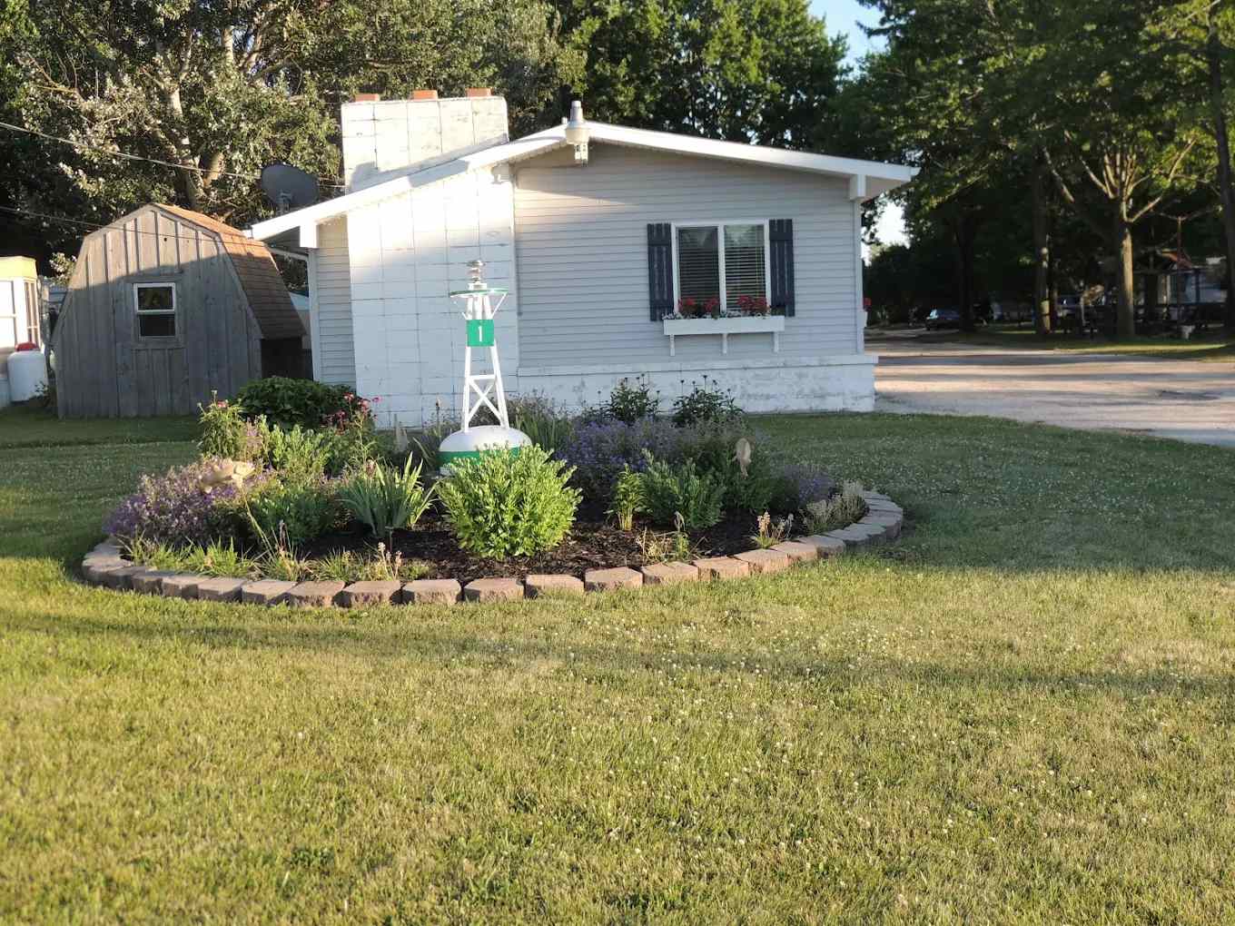 White Caps Motel and RV Park