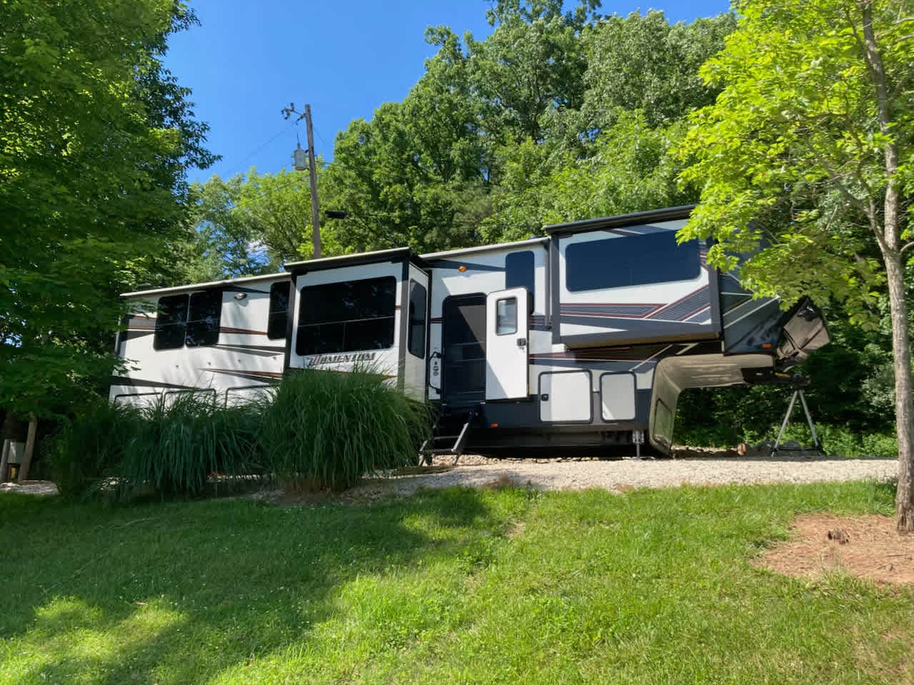 Hillview Hideaway RV Site